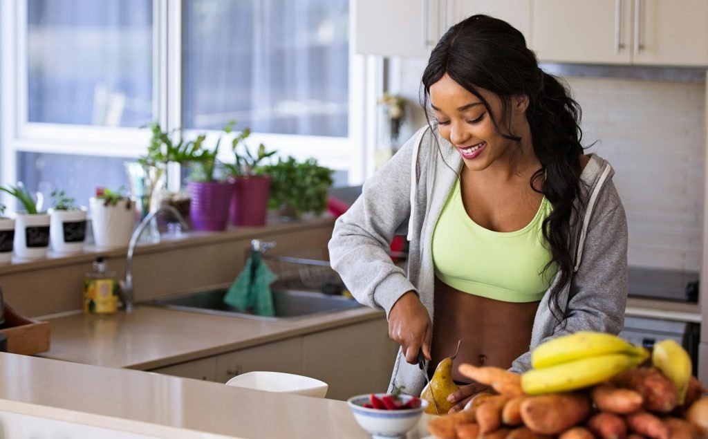 woman eating a healthy diet